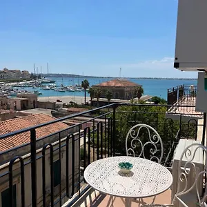 Allen , Syracuse Italy